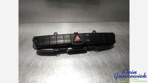 Usados Interruptor de luz de pánico Volkswagen Crafter Precio € 20,00 Norma de margen ofrecido por Klein Gunnewiek Autodemontage & Motorentechniek