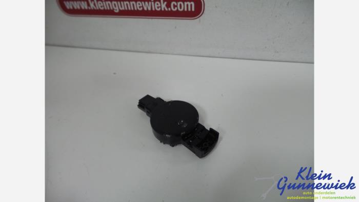 Begagnade Regnsensor Opel Astra Pris € 28,00 Marginaltabell erbjuds av Klein Gunnewiek Autodemontage & Motorentechniek