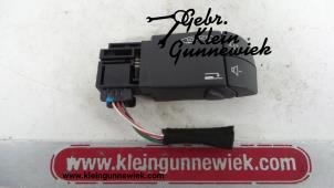 Used Radio control panel Renault Twingo Price € 40,00 Margin scheme offered by Gebr.Klein Gunnewiek Ho.BV