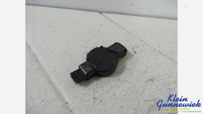 Begagnade Regnsensor BMW X4 Pris € 62,00 Marginaltabell erbjuds av Klein Gunnewiek Autodemontage & Motorentechniek