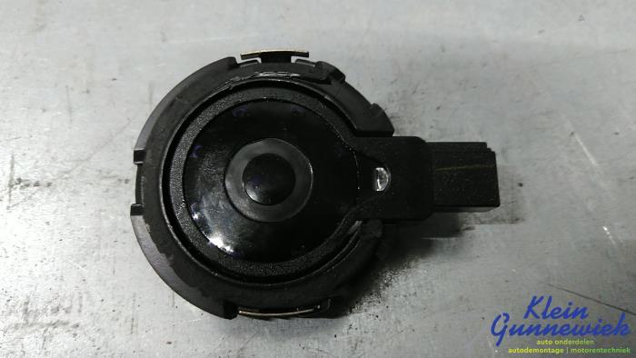 Begagnade Regnsensor Opel Corsa Pris € 16,00 Marginaltabell erbjuds av Klein Gunnewiek Autodemontage & Motorentechniek