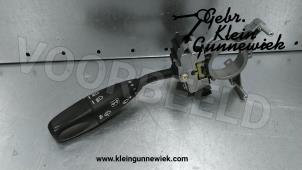 Używane Przelacznik kierunkowskazu Volkswagen Crafter Cena € 35,00 Procedura marży oferowane przez Gebr.Klein Gunnewiek Ho.BV