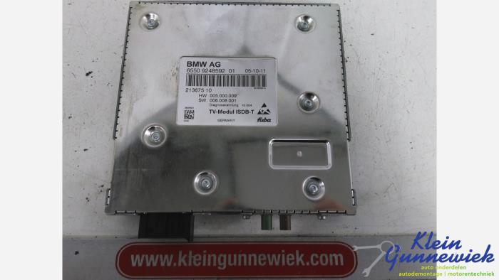 Używane Tuner TV BMW 7-Serie Cena € 200,00 Procedura marży oferowane przez Klein Gunnewiek Autodemontage & Motorentechniek