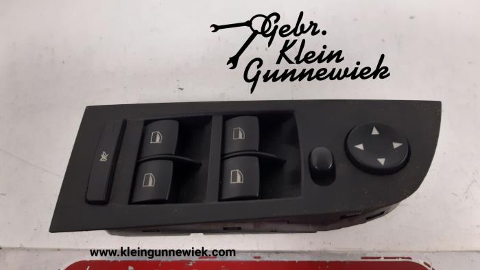 Multi-functional window switch from a BMW 3-Serie 2007