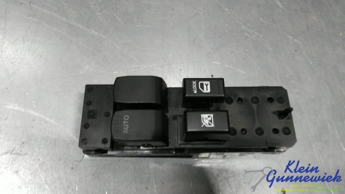 Usados Interruptor combinado de ventanillas Opel Agila Precio € 18,00 Norma de margen ofrecido por Klein Gunnewiek Autodemontage & Motorentechniek