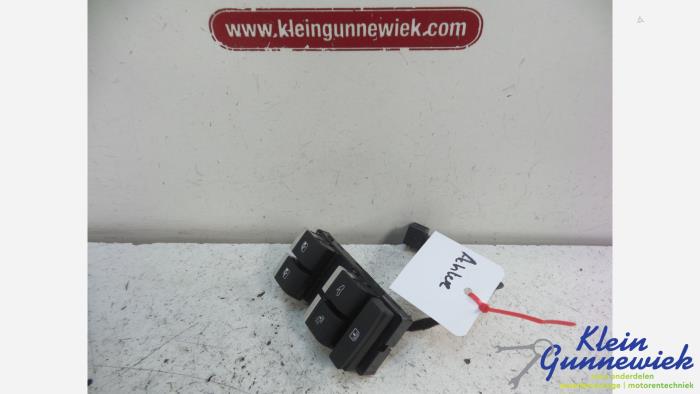 Usados Interruptor combinado de ventanillas Audi A8 Precio € 31,00 Norma de margen ofrecido por Klein Gunnewiek Autodemontage & Motorentechniek