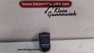 Used Mirror switch Renault Clio Price € 15,00 Margin scheme offered by Gebr.Klein Gunnewiek Ho.BV