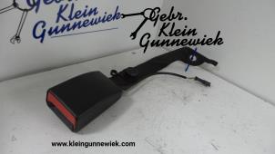 Gebrauchte Sicherheitsgurt Schließe links hinten BMW 740 Preis € 30,00 Margenregelung angeboten von Gebr.Klein Gunnewiek Ho.BV