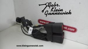 Usados Lengüeta de cinturón de seguridad izquierda detrás Volkswagen Golf Precio € 30,00 Norma de margen ofrecido por Gebr.Klein Gunnewiek Ho.BV