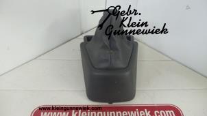 Usagé Enveloppe levier de vitesse Peugeot Bipper Prix € 25,00 Règlement à la marge proposé par Gebr.Klein Gunnewiek Ho.BV