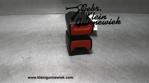 Used Rear seatbelt buckle, centre Ford Focus Price € 20,00 Margin scheme offered by Gebr.Klein Gunnewiek Ho.BV