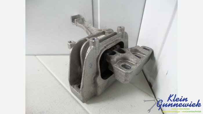 Used Engine mount Volkswagen Touran Price € 28,00 Margin scheme offered by Klein Gunnewiek Autodemontage & Motorentechniek