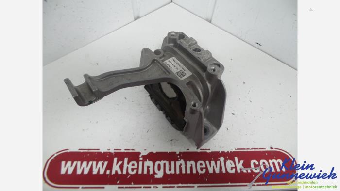 Used Engine mount Skoda Karoq Price € 28,00 Margin scheme offered by Klein Gunnewiek Autodemontage & Motorentechniek