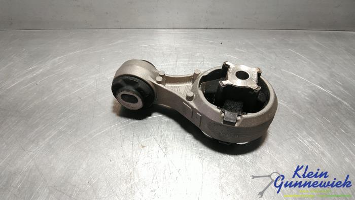 Used Engine mount Renault Koleos Price € 22,00 Margin scheme offered by Klein Gunnewiek Autodemontage & Motorentechniek