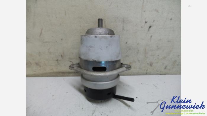 Used Engine mount Volkswagen Touareg Price € 50,00 Margin scheme offered by Klein Gunnewiek Autodemontage & Motorentechniek