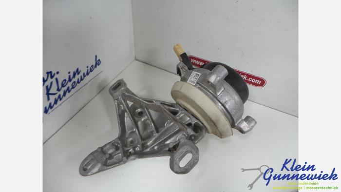 Used Engine mount Audi A8 Price € 119,00 Margin scheme offered by Klein Gunnewiek Autodemontage & Motorentechniek