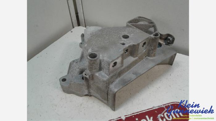 Used Engine mount Volkswagen Passat Price € 17,00 Margin scheme offered by Klein Gunnewiek Autodemontage & Motorentechniek