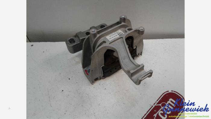 Used Engine mount Volkswagen Passat Price € 24,00 Margin scheme offered by Klein Gunnewiek Autodemontage & Motorentechniek