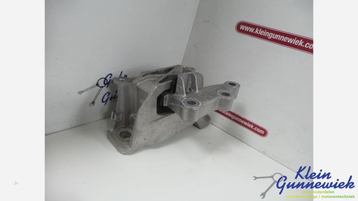 Used Engine mount Ford Focus Price € 57,00 Margin scheme offered by Klein Gunnewiek Autodemontage & Motorentechniek