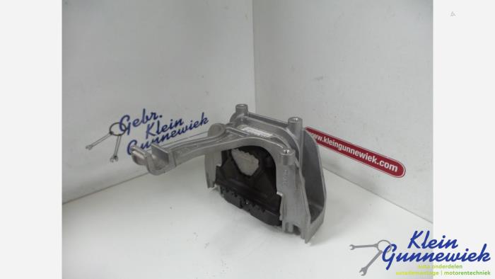 Used Engine mount Volkswagen E-Golf Price € 24,00 Margin scheme offered by Klein Gunnewiek Autodemontage & Motorentechniek