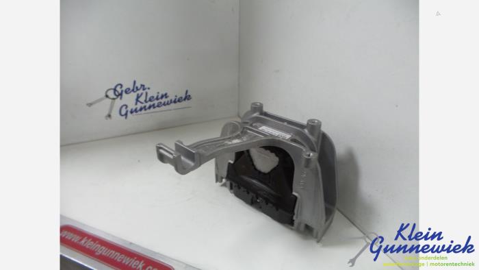 Used Engine mount Volkswagen E-Golf Price € 24,00 Margin scheme offered by Klein Gunnewiek Autodemontage & Motorentechniek