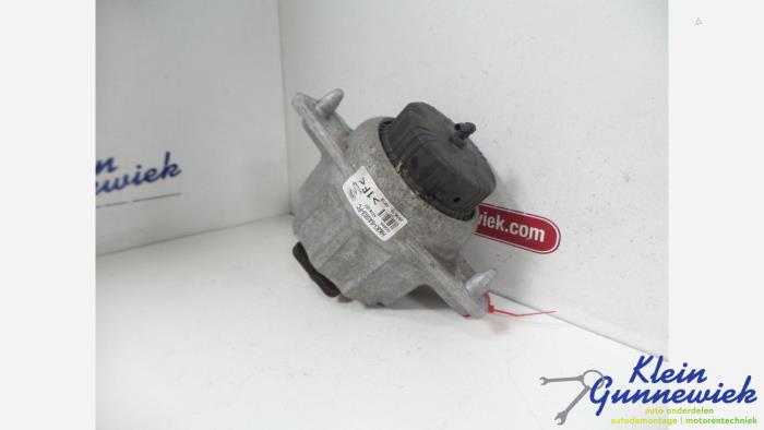 Used Engine mount Jaguar F-Pace Price € 62,00 Margin scheme offered by Klein Gunnewiek Autodemontage & Motorentechniek
