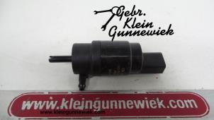 Used Windscreen washer pump Volkswagen Jetta Price € 20,00 Margin scheme offered by Gebr.Klein Gunnewiek Ho.BV