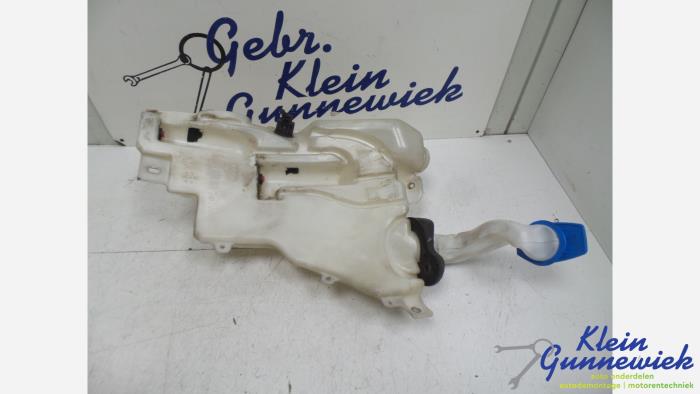 Windshield washer fluid tank