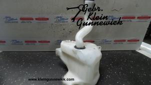 Usagé Réservoir lave-glace avant Fiat Punto Prix € 25,00 Règlement à la marge proposé par Gebr.Klein Gunnewiek Ho.BV