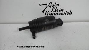 Gebrauchte Scheibensprüherpumpe vorne BMW 745 Preis € 20,00 Margenregelung angeboten von Gebr.Klein Gunnewiek Ho.BV