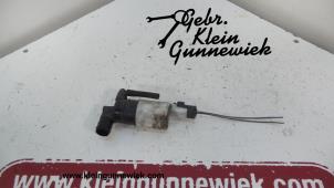 Used Windscreen washer pump Opel Vivaro Price € 12,50 Margin scheme offered by Gebr.Klein Gunnewiek Ho.BV