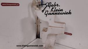 Usagé Réservoir lave-glace avant Volkswagen Touran Prix € 25,00 Règlement à la marge proposé par Gebr.Klein Gunnewiek Ho.BV