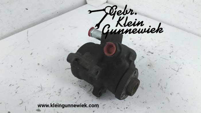 Power steering pump from a Volkswagen Kever 2008