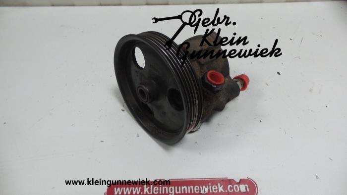 Power steering pump from a Renault Clio 2001