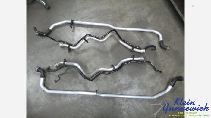Begagnade Vattenrör Porsche 911 Pris € 105,00 Marginaltabell erbjuds av Klein Gunnewiek Autodemontage & Motorentechniek