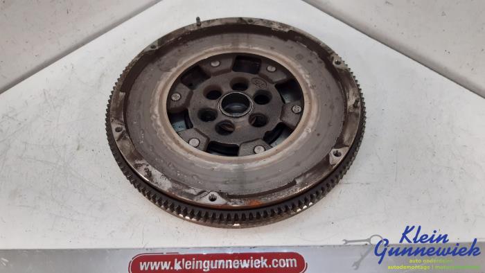 Begagnade Svänghjul Volkswagen Passat Pris € 135,00 Marginaltabell erbjuds av Klein Gunnewiek Autodemontage & Motorentechniek