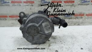Used Vacuum pump (diesel) Renault Trafic Price € 35,00 Margin scheme offered by Gebr.Klein Gunnewiek Ho.BV