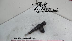 Used Injector (diesel) Volkswagen Passat Price € 75,00 Margin scheme offered by Gebr.Klein Gunnewiek Ho.BV