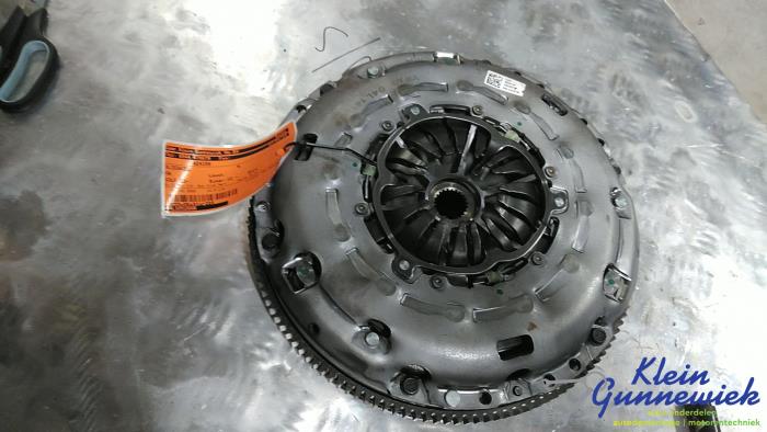 Nya Svänghjul Volkswagen Passat Pris € 235,95 Inklusive moms erbjuds av Klein Gunnewiek Autodemontage & Motorentechniek
