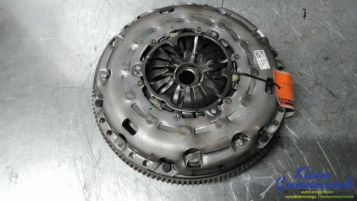 Nya Svänghjul Volkswagen Passat Pris € 235,95 Inklusive moms erbjuds av Klein Gunnewiek Autodemontage & Motorentechniek