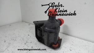 Używane Pompa wodna Volkswagen Touareg Cena € 25,00 Procedura marży oferowane przez Gebr.Klein Gunnewiek Ho.BV
