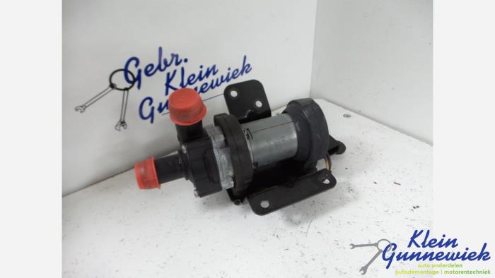 Begagnade Vattenpump Volkswagen Phaeton Pris € 44,00 Marginaltabell erbjuds av Klein Gunnewiek Autodemontage & Motorentechniek