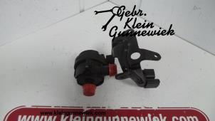 Usagé Pompe à eau Volkswagen Touran Prix € 25,00 Règlement à la marge proposé par Gebr.Klein Gunnewiek Ho.BV
