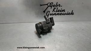 Używane Pompa wodna Volkswagen Transporter Cena € 100,00 Procedura marży oferowane przez Gebr.Klein Gunnewiek Ho.BV