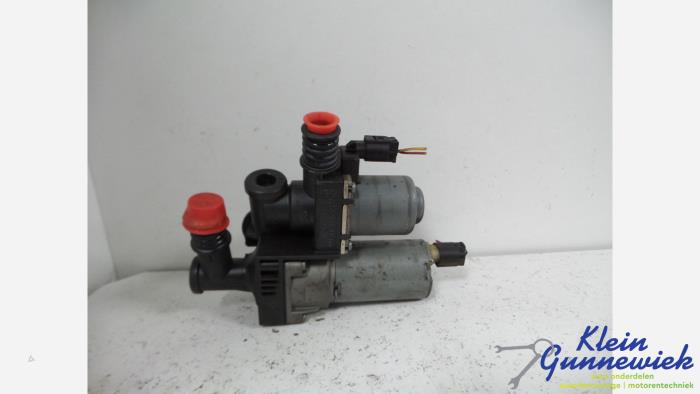 Begagnade Vattenpump BMW 3-Serie Pris € 29,00 Marginaltabell erbjuds av Klein Gunnewiek Autodemontage & Motorentechniek