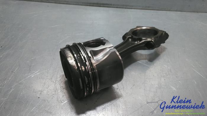 Usados Pistón Opel Zafira Precio € 80,00 Norma de margen ofrecido por Klein Gunnewiek Autodemontage & Motorentechniek