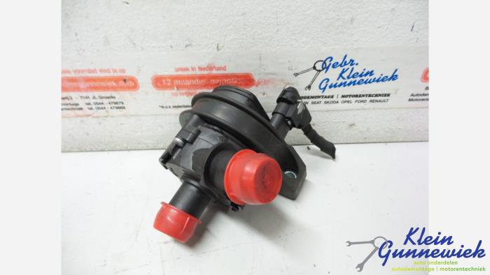 Begagnade Vattenpump BMW 5-Serie Pris € 37,00 Marginaltabell erbjuds av Klein Gunnewiek Autodemontage & Motorentechniek