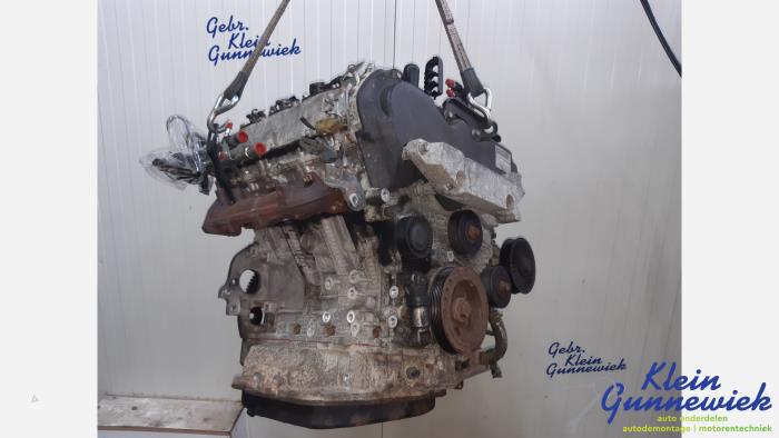 Motor van een Opel Signum 2006