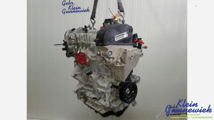 Engine Volkswagen Golf - 04E100033B CHPA307056