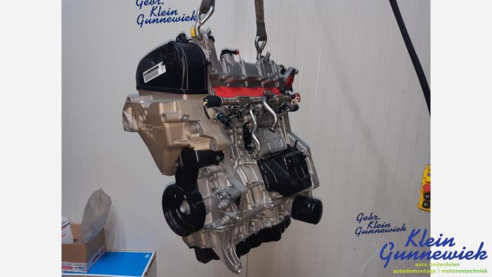Engine Volkswagen Golf - 04E100033B CHPA306498